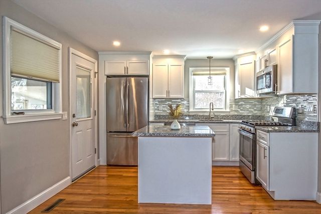 11 Nevins Ave, Longmeadow, MA 01106