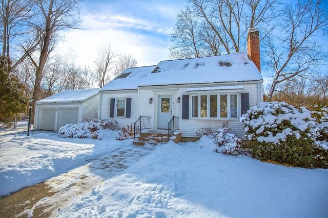 11 Nevins Ave, Longmeadow, MA 01106