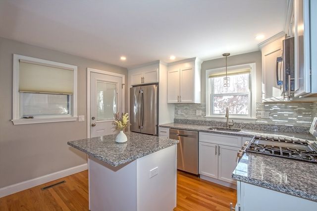 11 Nevins Ave, Longmeadow, MA 01106