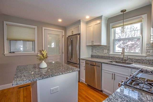 11 Nevins Ave, Longmeadow, MA 01106