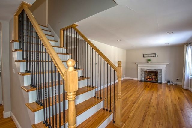 11 Nevins Ave, Longmeadow, MA 01106