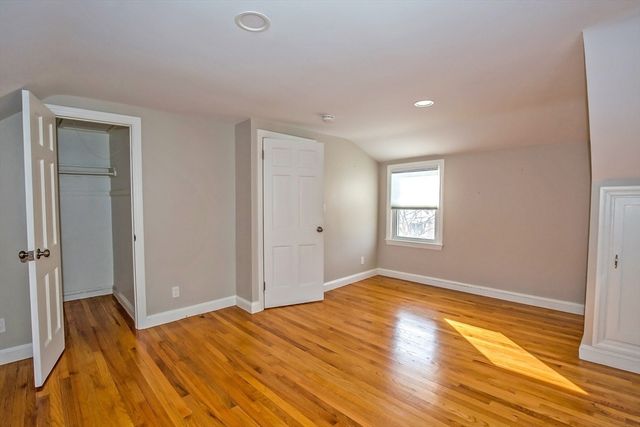 11 Nevins Ave, Longmeadow, MA 01106