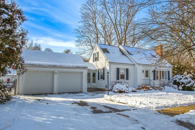 11 Nevins Ave, Longmeadow, MA 01106