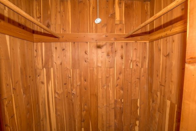 11 Nevins Ave, Longmeadow, MA 01106