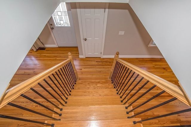 11 Nevins Ave, Longmeadow, MA 01106