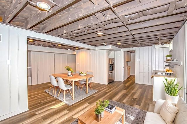 11 Nevins Ave, Longmeadow, MA 01106