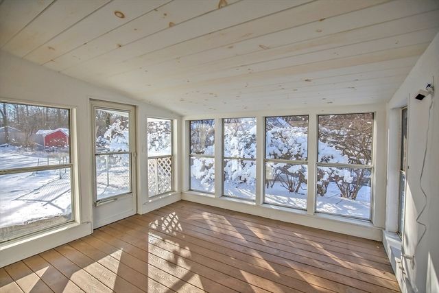 11 Nevins Ave, Longmeadow, MA 01106