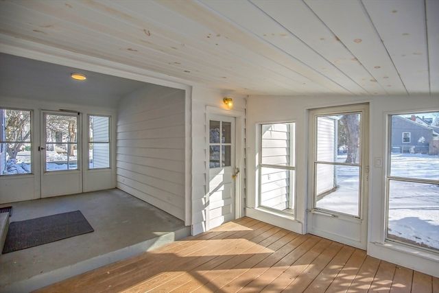 11 Nevins Ave, Longmeadow, MA 01106