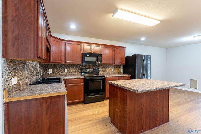 28208 Chasebrook Drive, Harvest, AL 35749