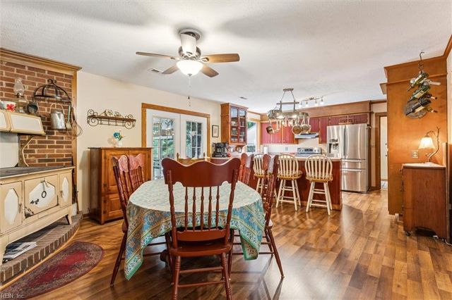 11172 Eventide LN, Gloucester, VA 23061
