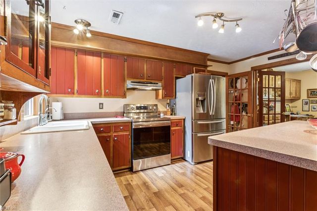 11172 Eventide LN, Gloucester, VA 23061