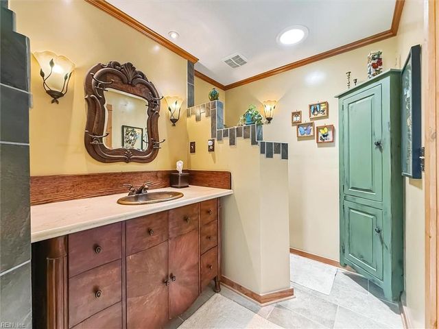 11172 Eventide LN, Gloucester, VA 23061