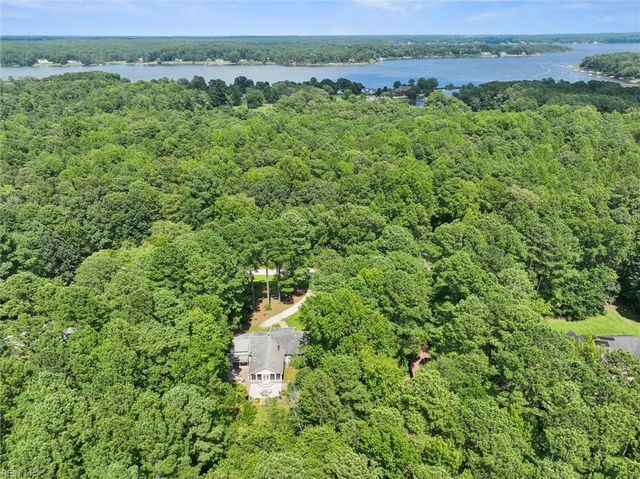11172 Eventide LN, Gloucester, VA 23061