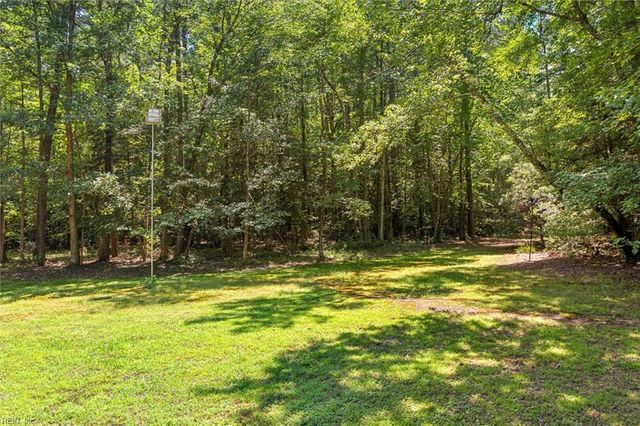 11172 Eventide LN, Gloucester, VA 23061