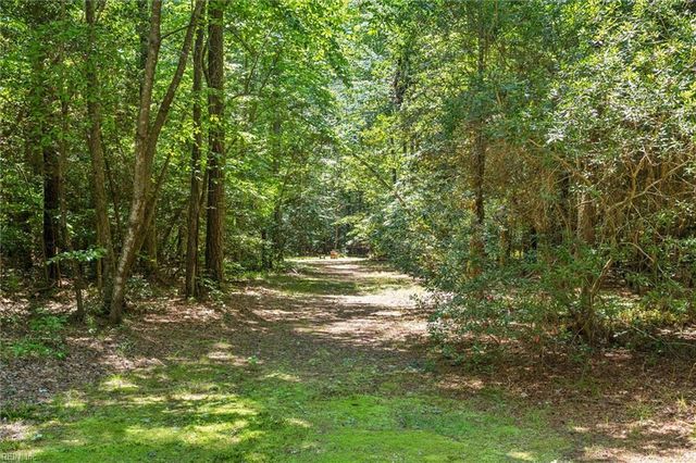 11172 Eventide LN, Gloucester, VA 23061