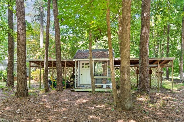 11172 Eventide LN, Gloucester, VA 23061