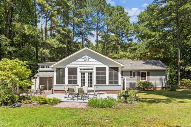 11172 Eventide LN, Gloucester, VA 23061