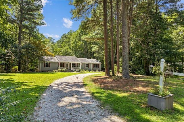 11172 Eventide LN, Gloucester, VA 23061
