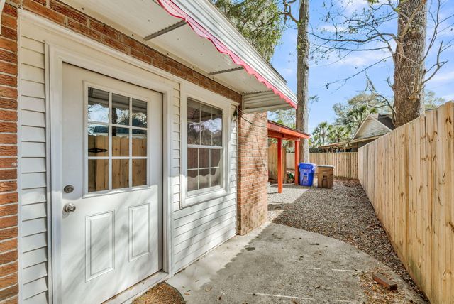 621 Fort Johnson Road, Charleston, SC 29412