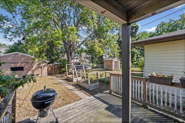 909 Sherburne Avenue, Saint Paul, MN 55104