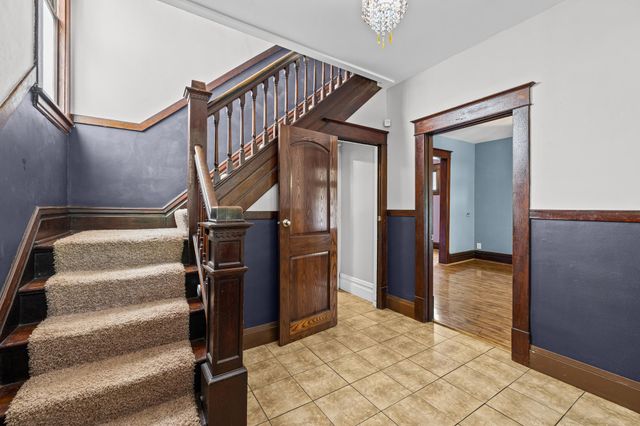 909 Sherburne Avenue, Saint Paul, MN 55104