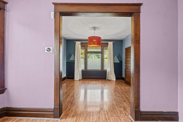 909 Sherburne Avenue, Saint Paul, MN 55104