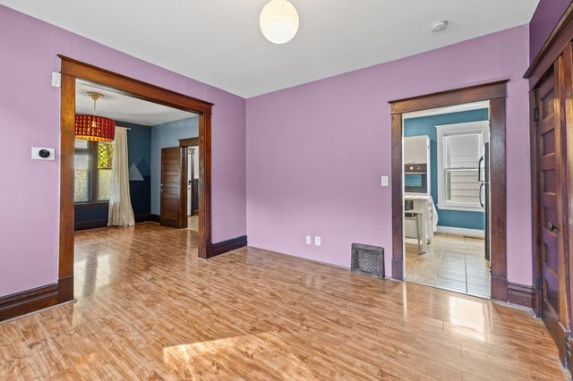 909 Sherburne Avenue, Saint Paul, MN 55104