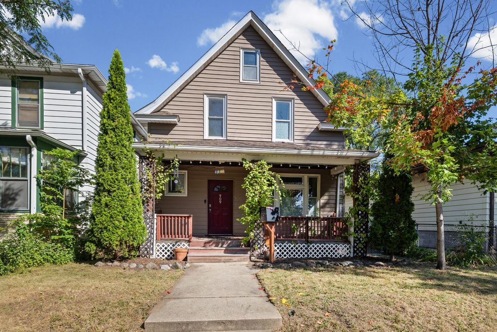 909 Sherburne Avenue, Saint Paul, MN 55104