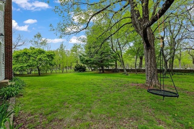 26 Bacon Sq, Plainville, MA 02762
