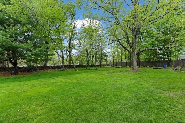 26 Bacon Sq, Plainville, MA 02762