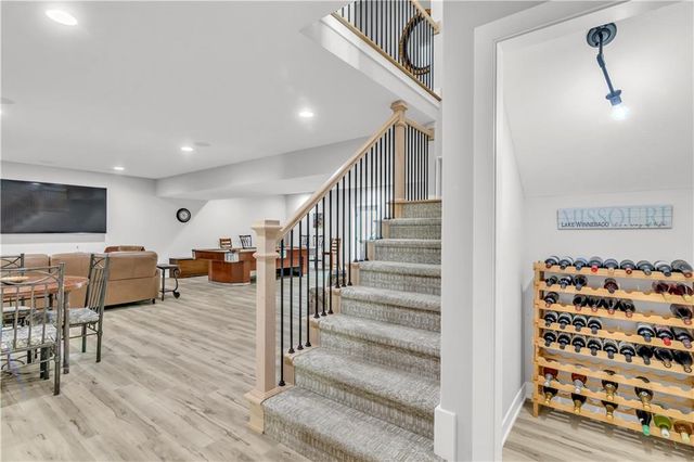 21 Bison Falls Circle, Lake Winnebago, MO 64034