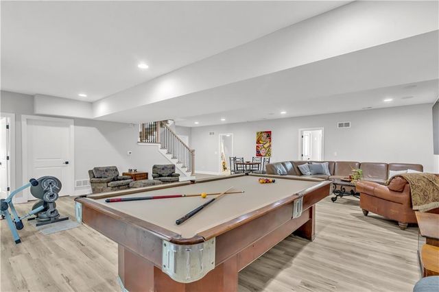 21 Bison Falls Circle, Lake Winnebago, MO 64034