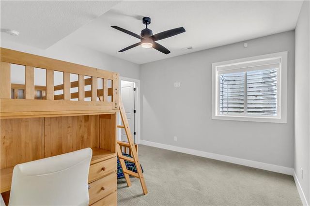 21 Bison Falls Circle, Lake Winnebago, MO 64034