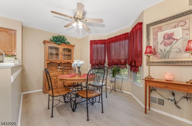 34 Pond Ridge Dr, Clinton Town, NJ 08809