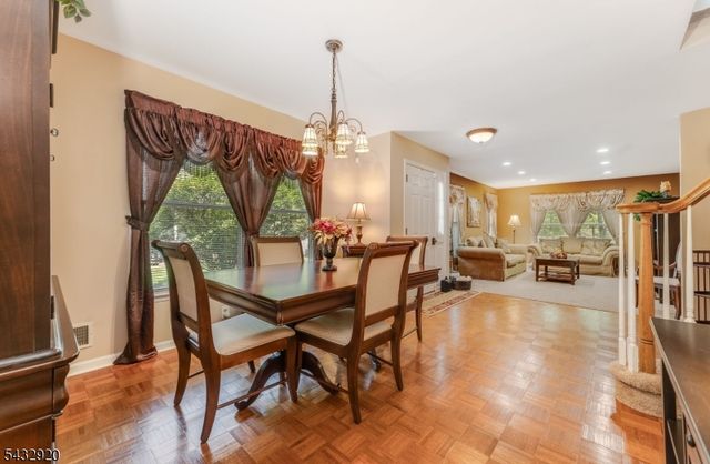 34 Pond Ridge Dr, Clinton Town, NJ 08809