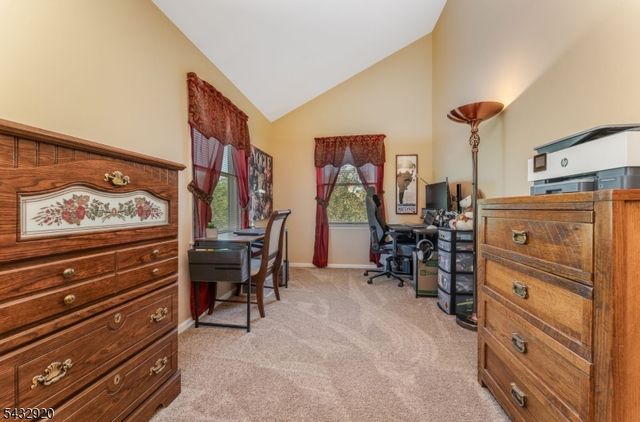 34 Pond Ridge Dr, Clinton Town, NJ 08809
