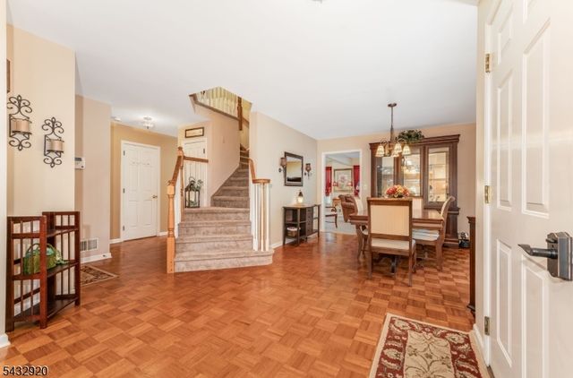 34 Pond Ridge Dr, Clinton Town, NJ 08809
