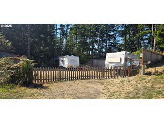 21500 Birch Pl, Ocean Park, WA 98640