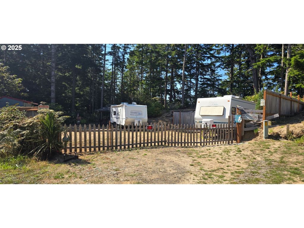 21500 Birch Pl, Ocean Park, WA 98640