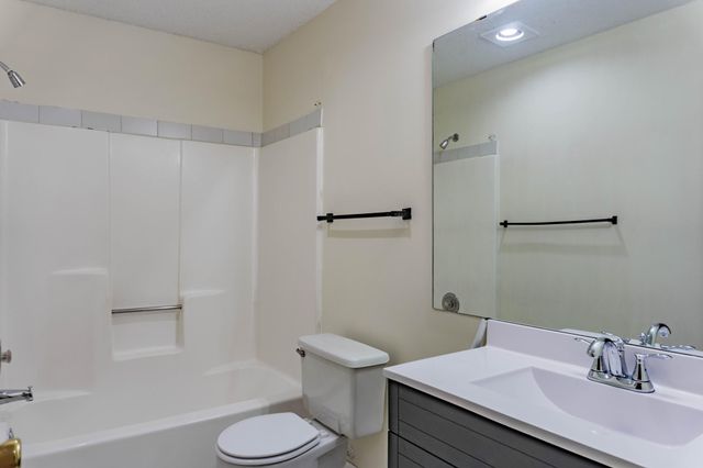 904 9th Avenue SE, Minneapolis, MN 55414