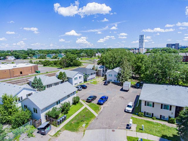 904 9th Avenue SE, Minneapolis, MN 55414