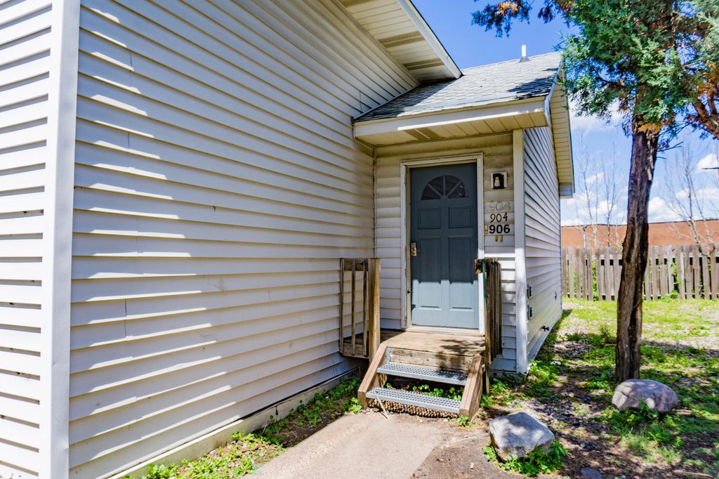 904 9th Avenue SE, Minneapolis, MN 55414 — photo 2
