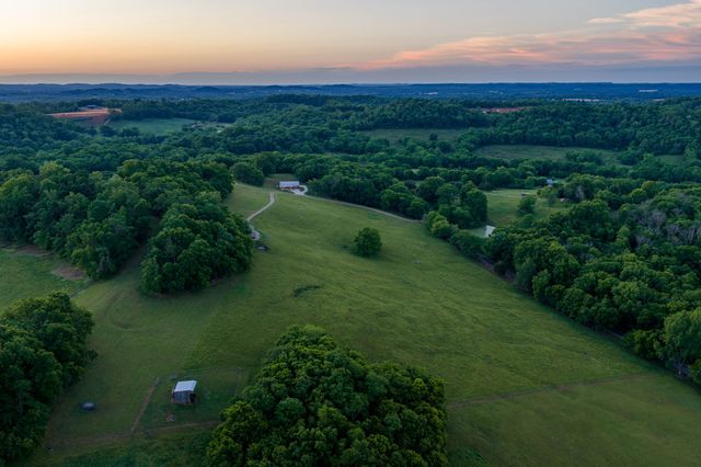 3210 Morel Rd, Columbia, TN 38401