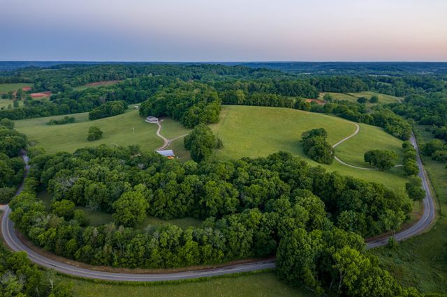 3210 Morel Rd, Columbia, TN 38401