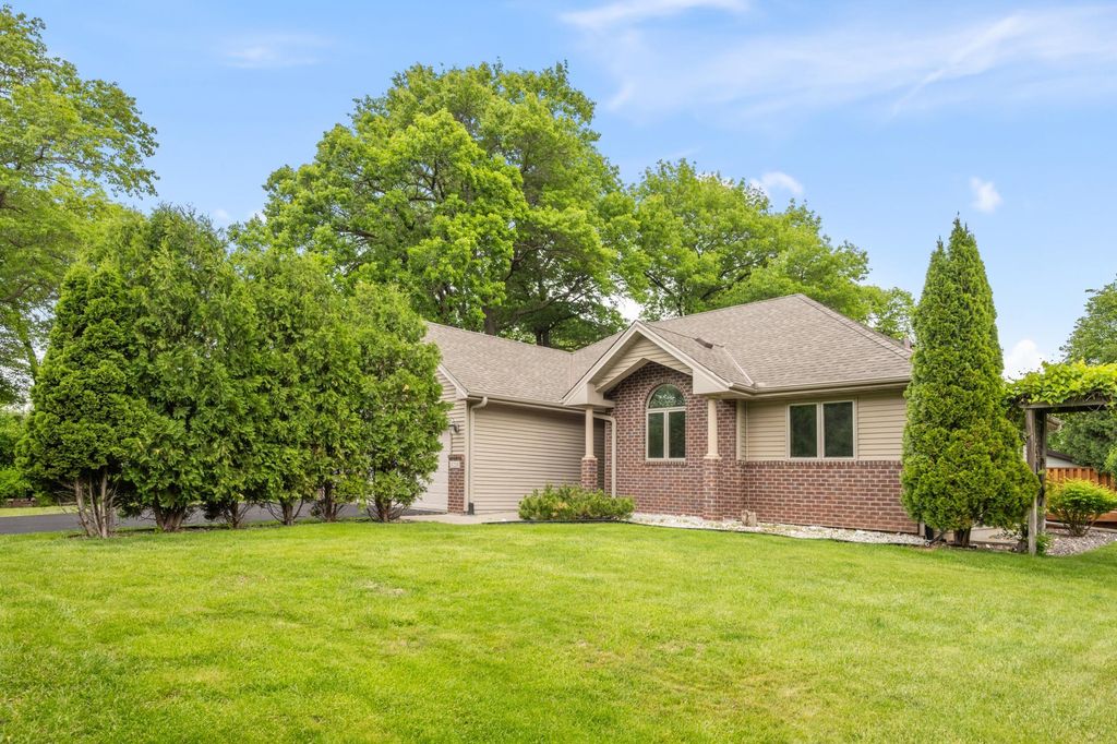11228 W River Road, Champlin, MN 55316