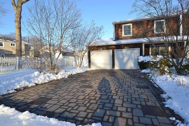 2811 Pine Avenue, Ronkonkoma, NY 11779