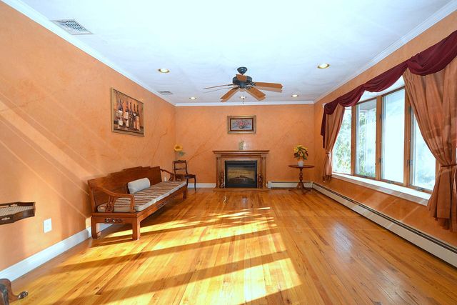2811 Pine Avenue, Ronkonkoma, NY 11779