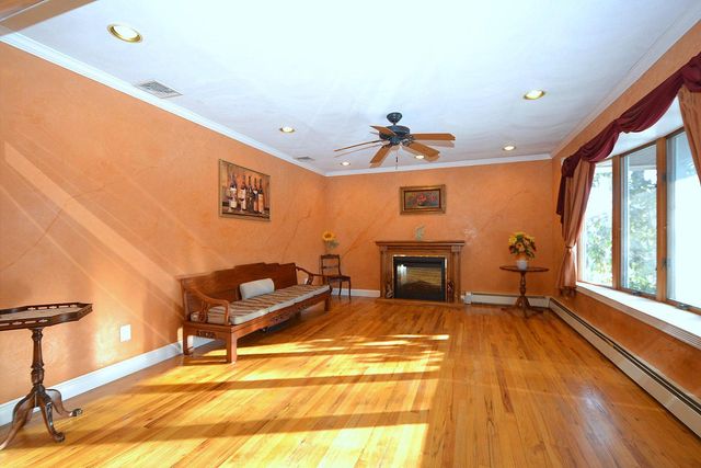 2811 Pine Avenue, Ronkonkoma, NY 11779