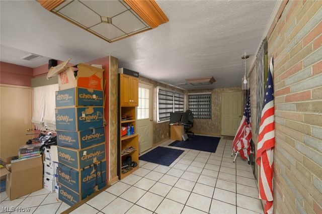 242 Elvira Court, Mcdonald, OH 44437