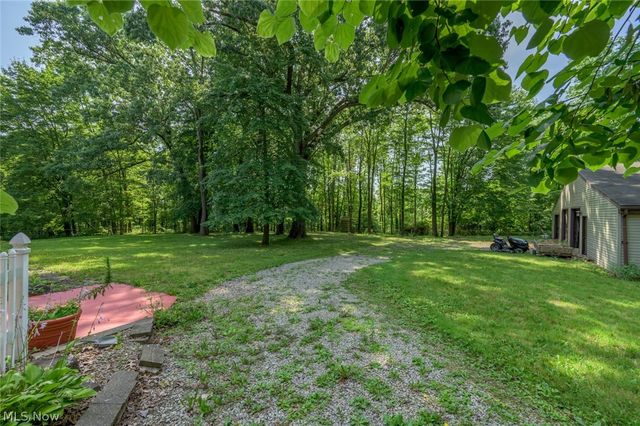 242 Elvira Court, Mcdonald, OH 44437